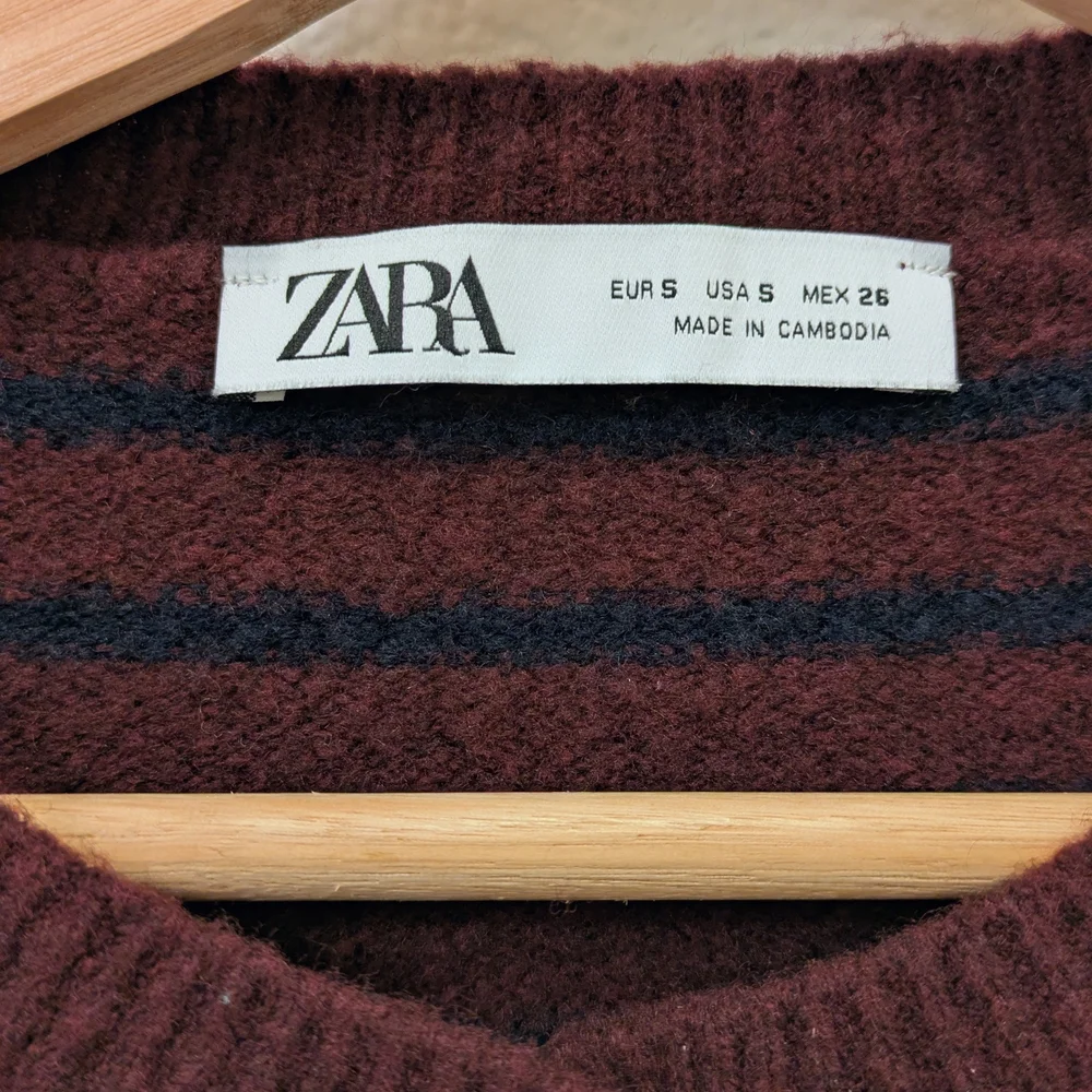 ZARA Burgundy 1509/104/681 | V-Neck Cardigan in Red and Navy Blue - Picture 6 of 6